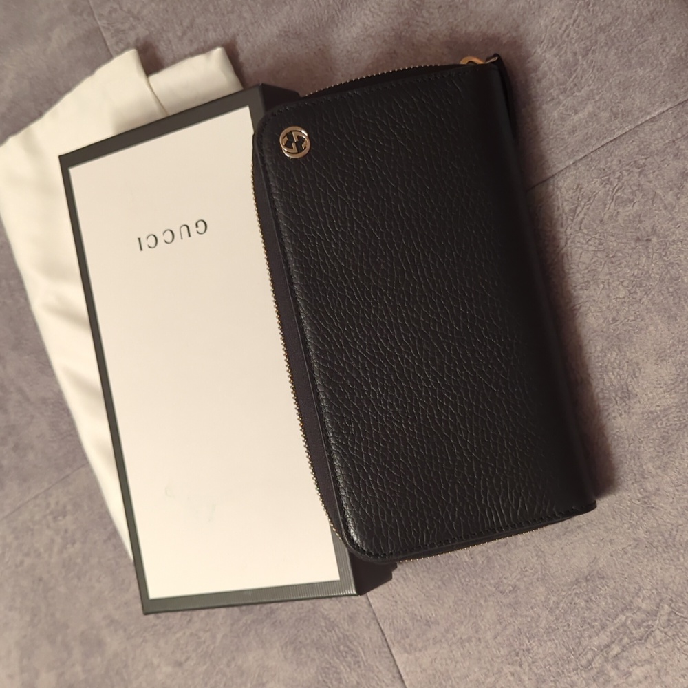 Authentic Gucci Zip over Wallet - Picture 11 of 12